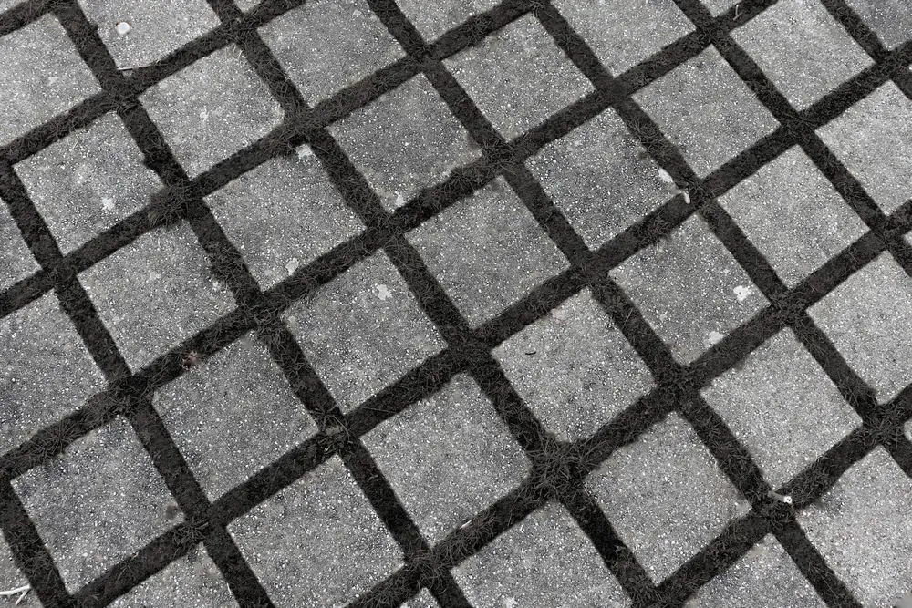Pflasterfläche mit sauberen Fugen